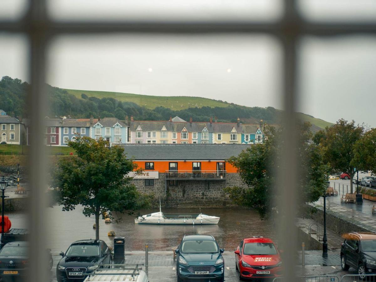 Pass The Keys Modern 2 Bed Flat Overlooking Aberaeron Harbour Εξωτερικό φωτογραφία